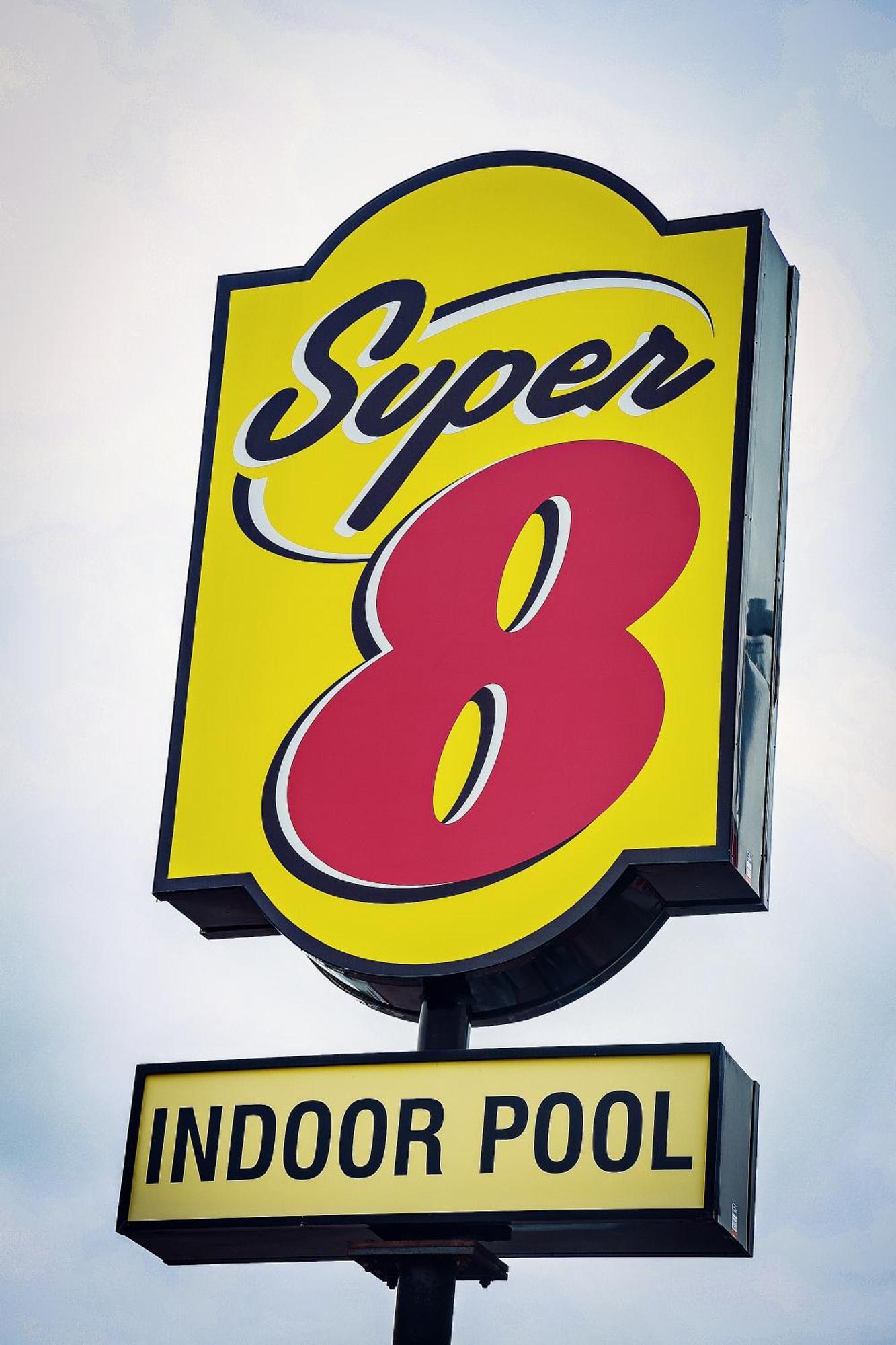 Super 8 By Wyndham Amherst Ns Exterior foto